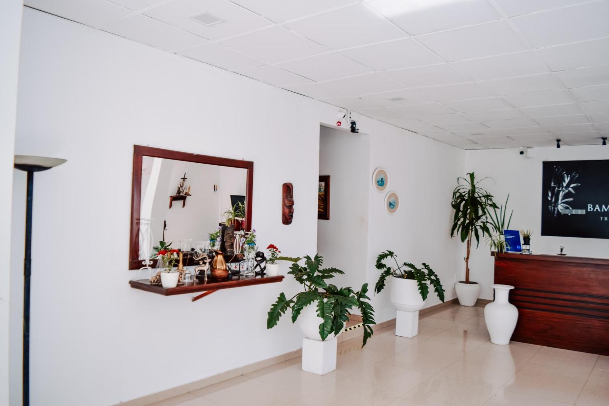 The Bamboo Tree Transit Hotel Katunayaka Екстериор снимка