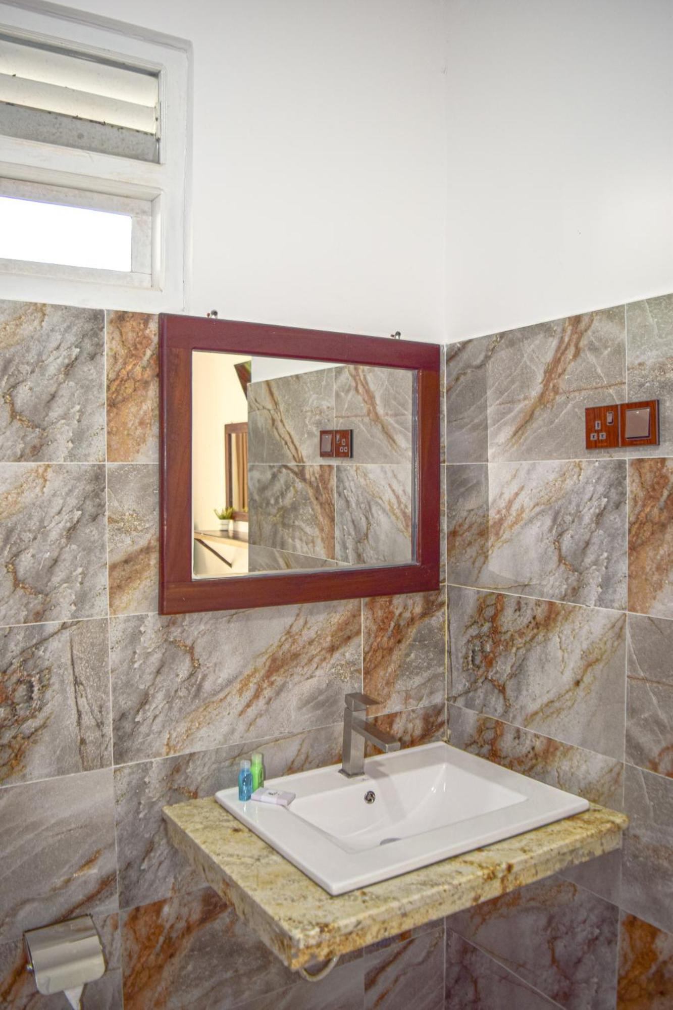 The Bamboo Tree Transit Hotel Katunayaka Екстериор снимка