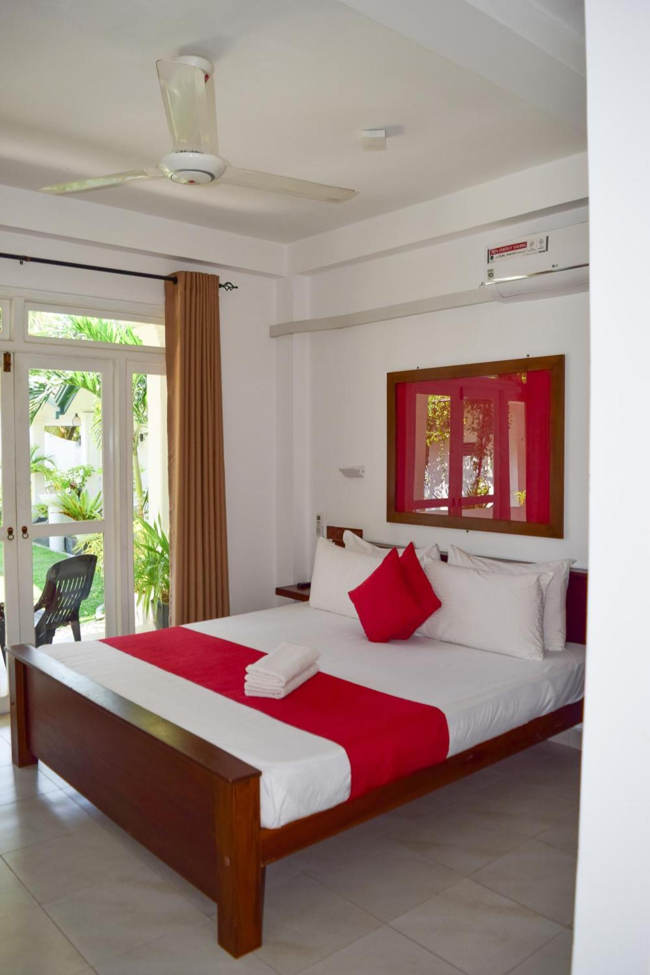 The Bamboo Tree Transit Hotel Katunayaka Екстериор снимка